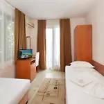 Nirvana Gasthuis 3*