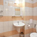 Nirvana 招待所 内塞伯尔