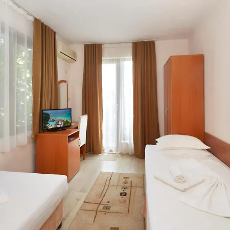 Nirvana Guest house 3*