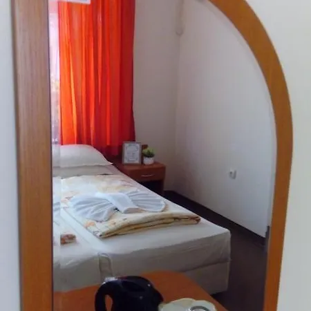 Nirvana Guest house 3*